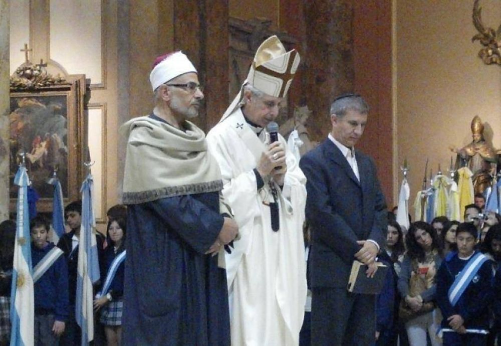 Oracin interreligiosa por la paz en la catedral metropolitana