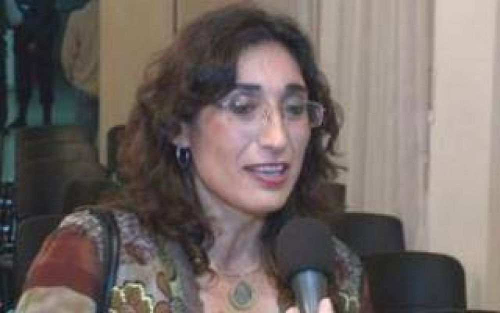 Rauch: Mar�a Lamarche lanza su precandidatura por el FpV