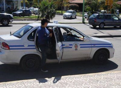 Otra asociaci�n de taxis solicit� un aumento tarifario del 20%