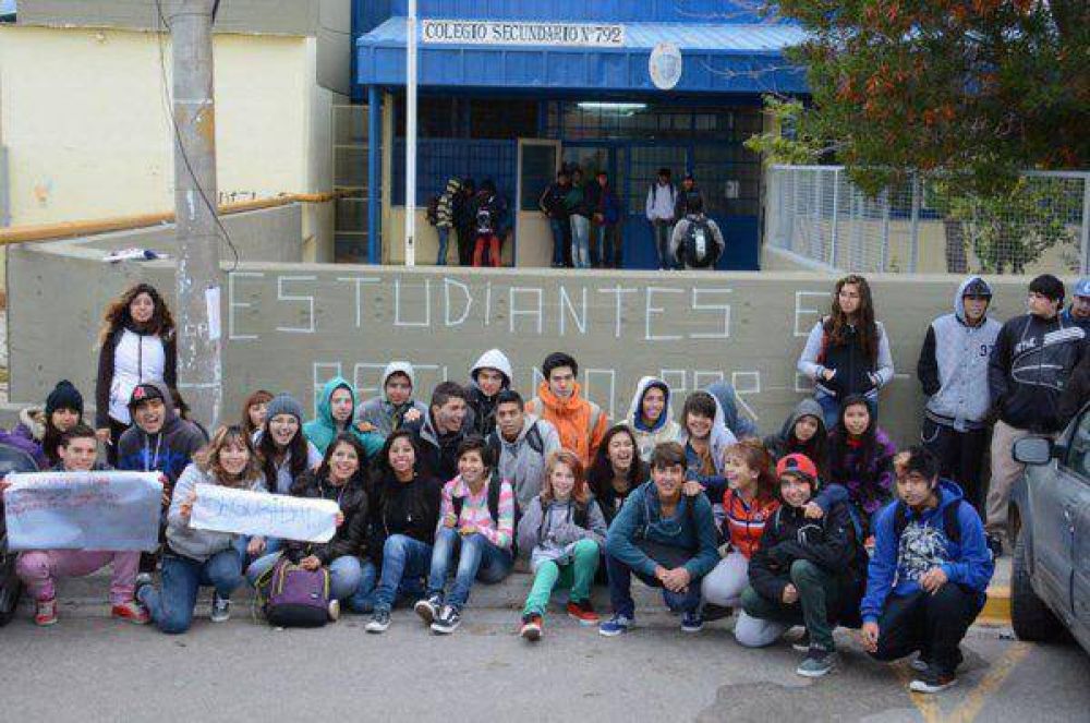 Sentada para mejorar la seguridad de una escuela