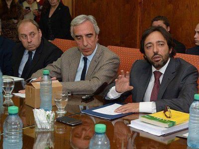 El Fiscal de Estado reuni� al oficialismo y a la oposici�n por el conflicto del r�o Atuel