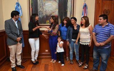 La Gobernadora entreg� ayuda a la Asociaci�n de Fomento Esperanza y Progreso del barrio Villa In�s de La Banda