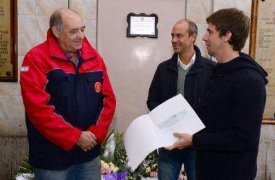 San Fernando don� 1 mill�n de pesos a los Bomberos Voluntarios para la obra de su nuevo cuartel