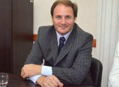 El diputado Santiago impulsa una extensi�n de los derechos pol�ticos para j�venes
