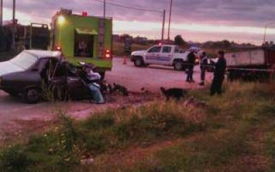 Bahía Blanca: Dos muertos tras chocar contra un camión estacionado