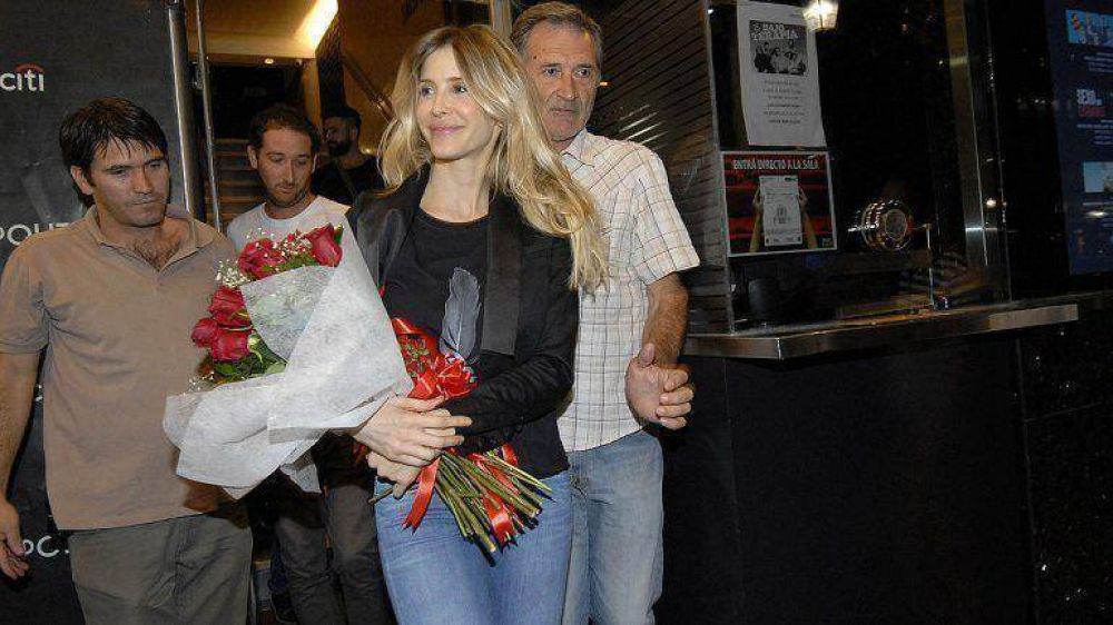 Nada de desnudos: Guillermina Valdes pidi� no tener que sacarse la ropa cuando firm� para Sexo con extra�os