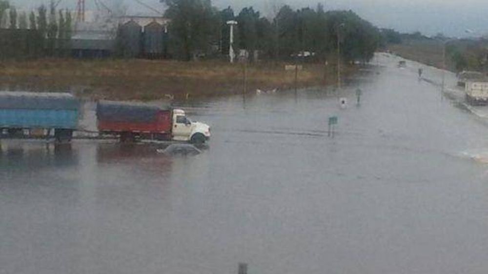 Abundantes lluvias complicaron rutas y localidades del sur santafesino