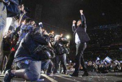 Euforia massista tras el acto en V�lez