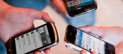 Reiteran en la Federal que ser�n sancionados los polic�as que usen celulares en servicio