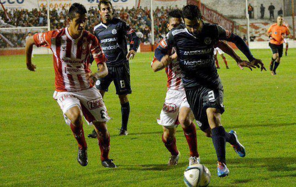 Instituto perdi� en Alta C�rdoba y se fue Mazzola