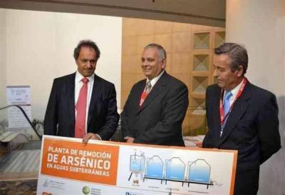 Entregaron planta de remoci�n de ars�nico en aguas subterr�neas para una escuela de Santiago del Estero