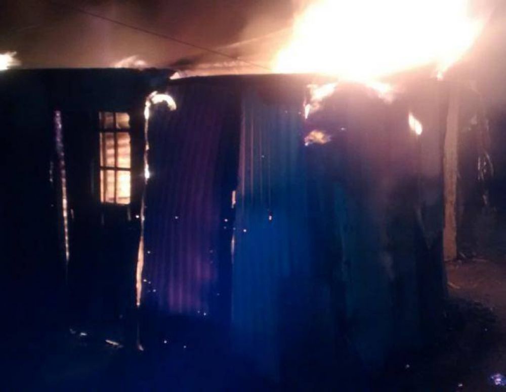 Se incendi� un galp�n por causas que se desconocen