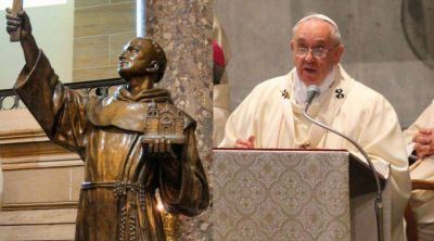 Papa Francisco: Fray Jun�pero Serra nos reta a salir a las periferias