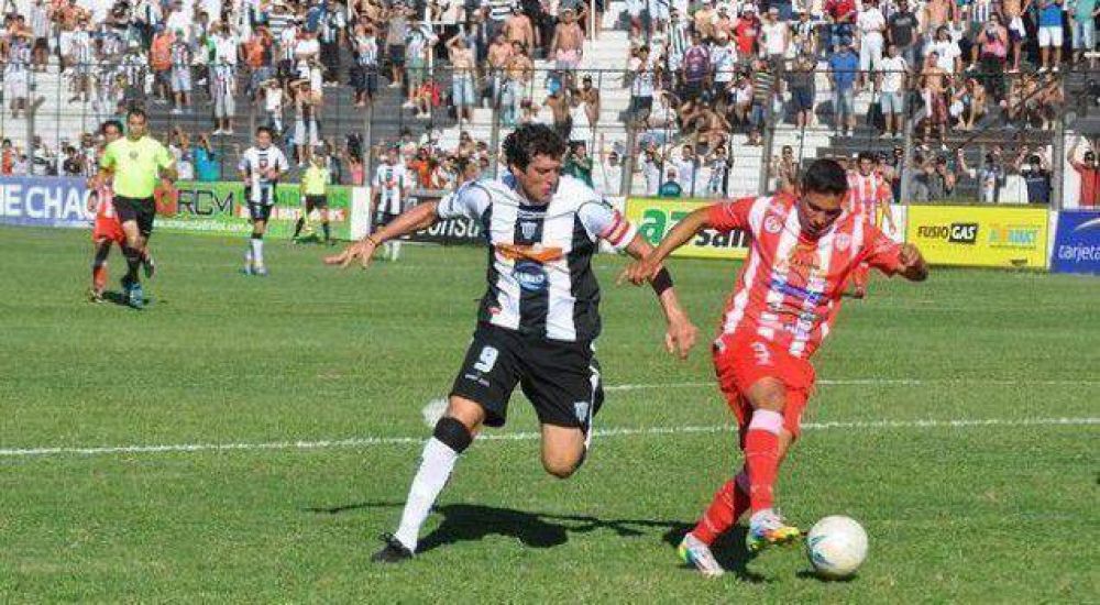 For Ever sigue sin poder ganar