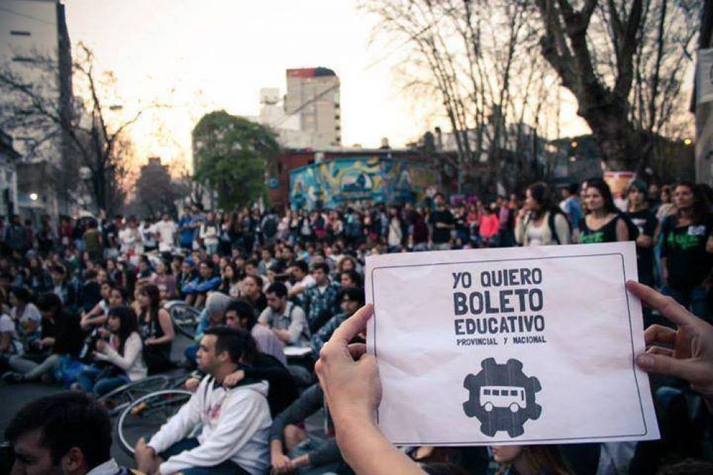 La FULP y gremios bonaerenses se movilizan por el Boleto Educativo Gratuito