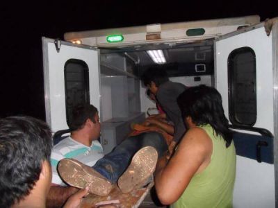 Atacaron a la Polic�a, quemaron vivienda y destrozaron escuela de la docente que dispar� al joven wichi en Ingeniero Juarez