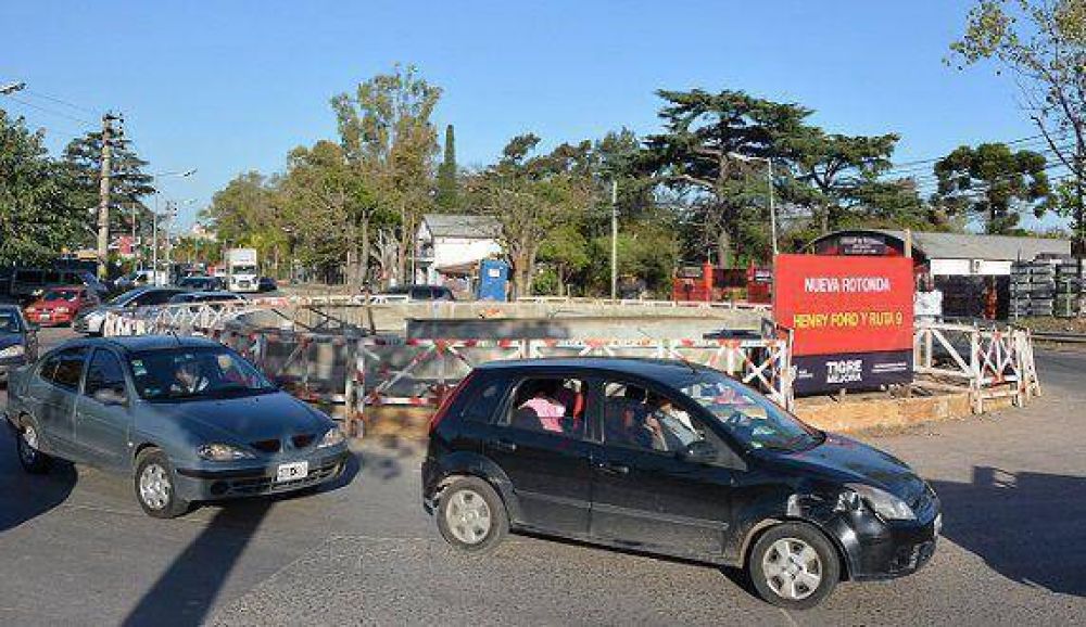 Arranc� la construcci�n de una rotonda en Henry Ford y Ruta 9