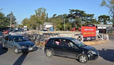 Arranc� la construcci�n de una rotonda en Henry Ford y Ruta 9