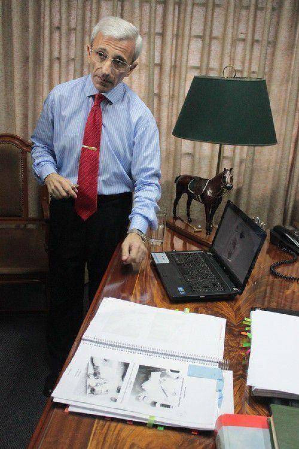 Piden el cambio de car�tula