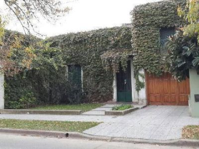 Asaltaron a un matrimonio en su casa de Ituzaing� al 900