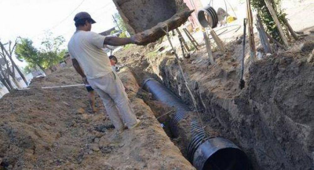 Realizan obras en calles del barrio Ayuda Mutua