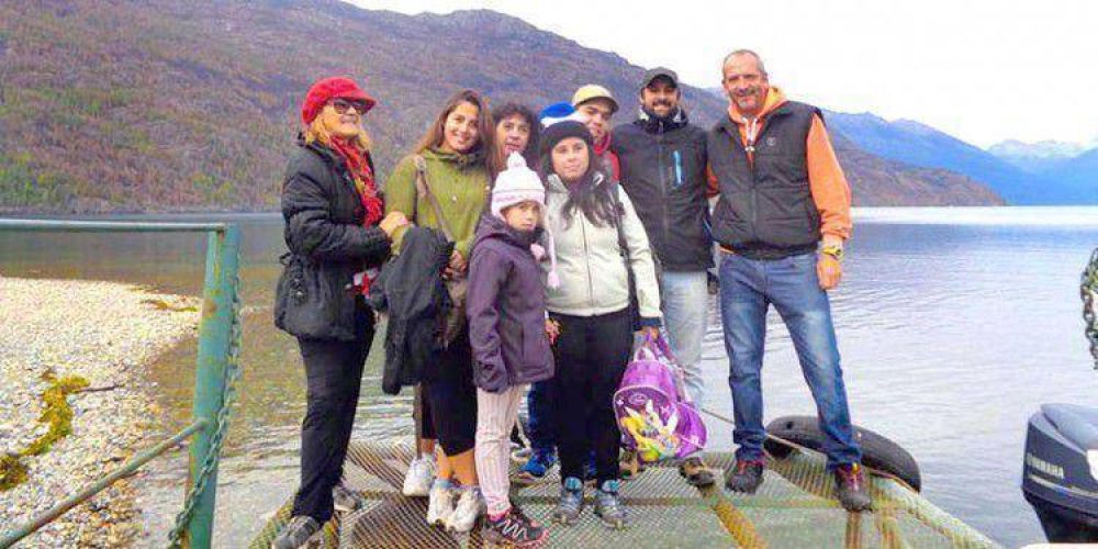 Informantes tur�sticos visitan Los Hitos en el Parque Nacional Lago Puelo