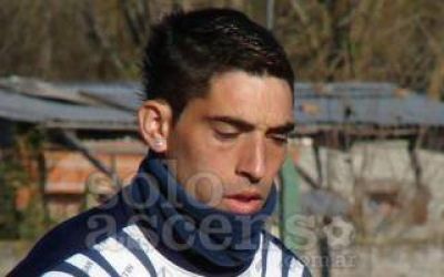 Jugador del ascenso est� grave tras golpear su cabeza contra un pared�n