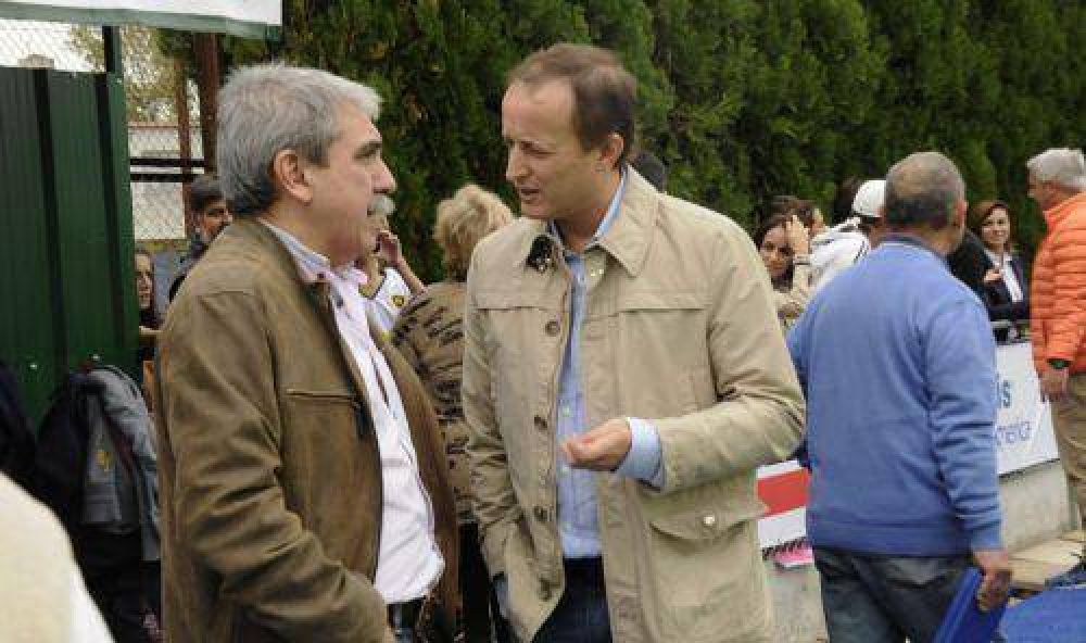 Insaurralde y An�bal Fern�ndez participaron de la inauguraci�n de la cancha de hockey de agua del Lomas Athletic Club