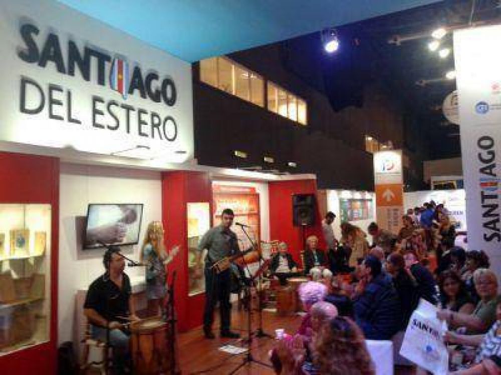 Los artistas santiagueos y la gente, grandes protagonistas de la Feria del Libro