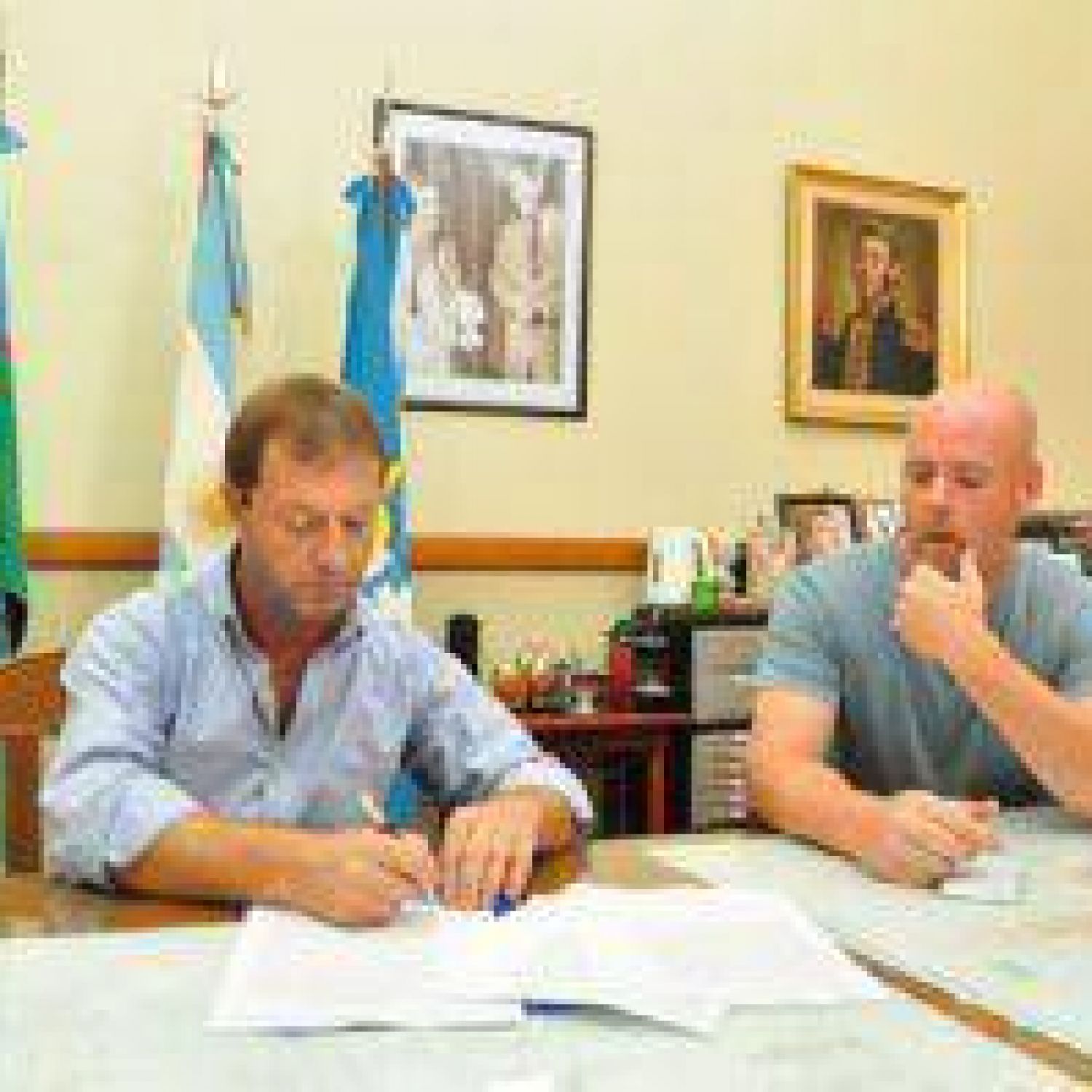 Se firmaron los contratos para iniciar la obra de 60 cuadras de cordón ...