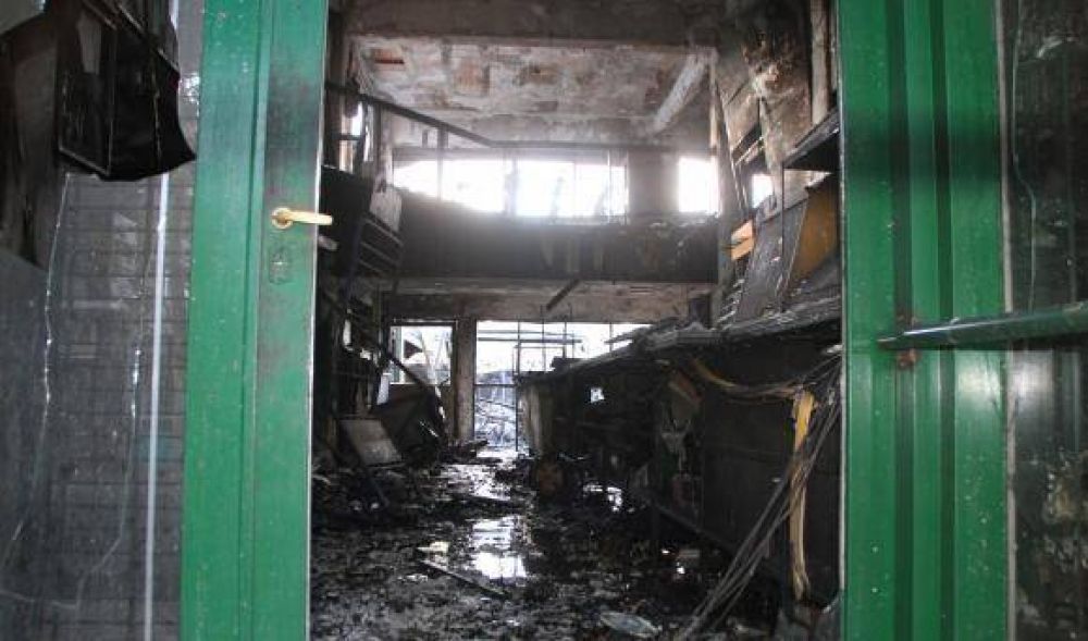 Millonarias p�rdidas por el fuego en un tradicional comercio