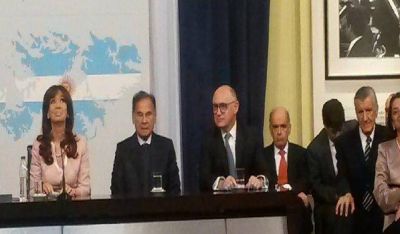 Con la campa�a electoral como tema central, Gioja se reuni� con CFK