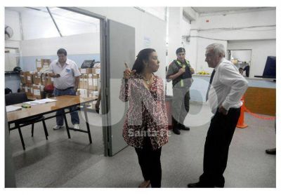 Presentaciones del PRO y el Frente Progresista demoran la difusi�n de los datos del escrutinio