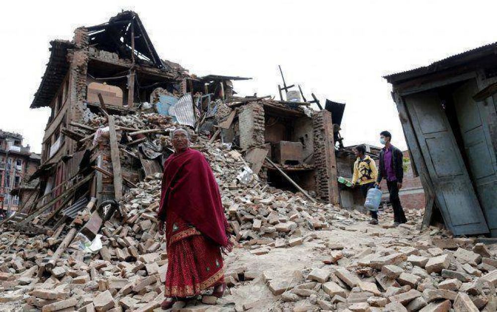 Nueve das despus del terremoto, rescataron a dos sobrevivientes en Nepal