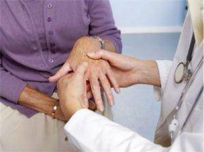 Dos reumat�logos para atender miles de pacientes
