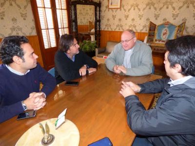 El presidente del Pro se reuni� con el Obispo Monse�or Luis Urbanc