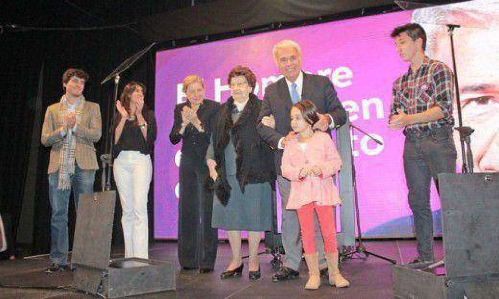 De la Sota y un nuevo acto de campa�a