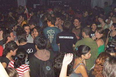 Alertan a padres sobre empresas que ofrecen fiestas con bebidas alcoh�licas y energizantes a menores