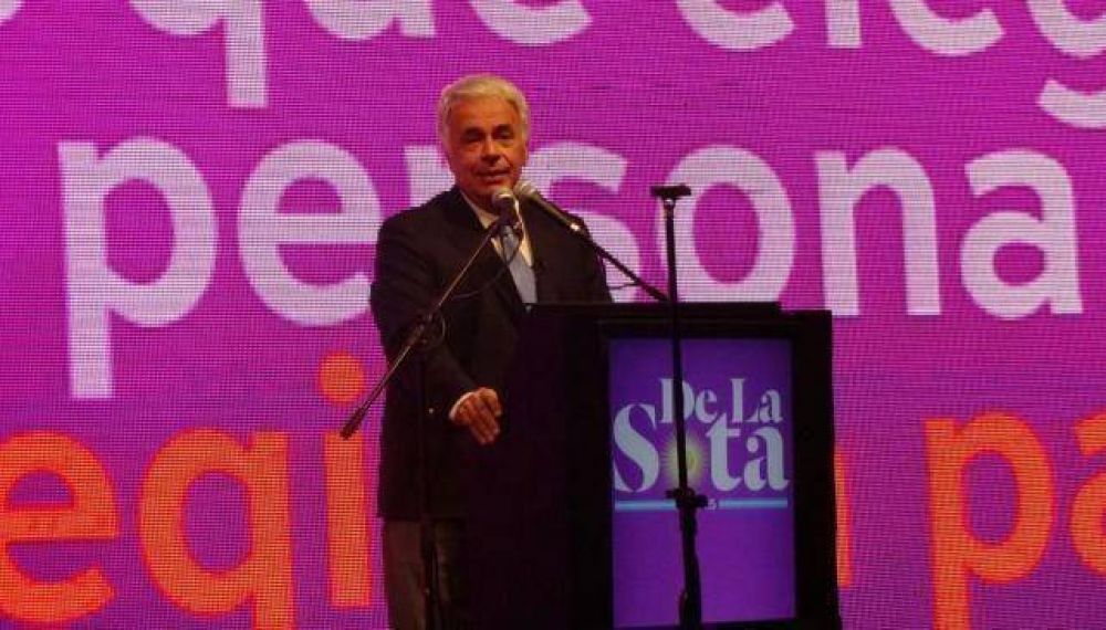 De la Sota present� su libro 