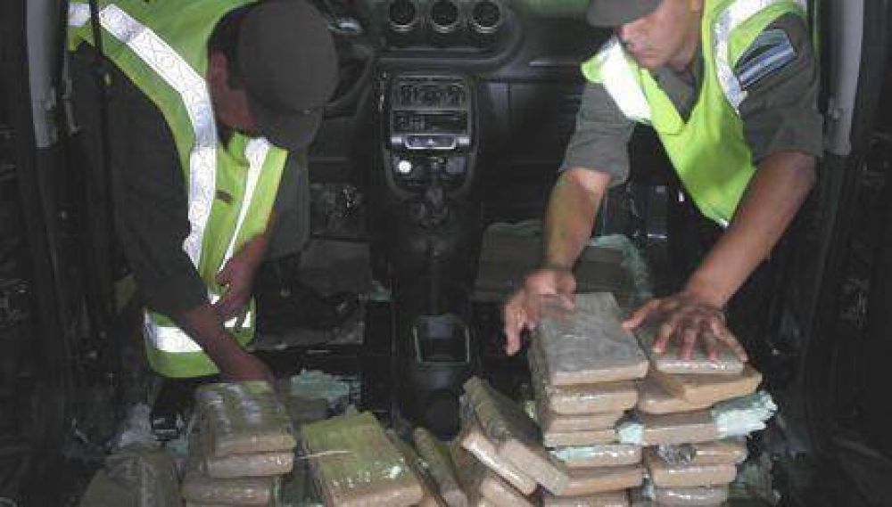 M�s droga en Corrientes: Gendarmer�a incaut� casi 75 kilos de marihuana