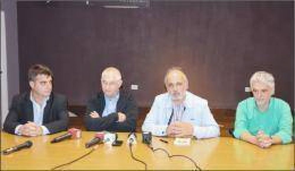 En su visita a Misiones, Paenza consider� que la escuela requiere cambios para atraer a los j�venes