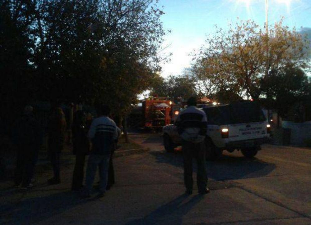 Quemaba cables y se incendi� una vivienda