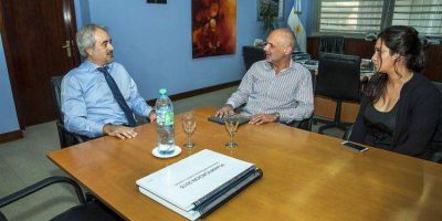 A TRAVES DE COOPERATIVAS DE CHUBUT : Naci�n incrementar� los recursos para construir viviendas