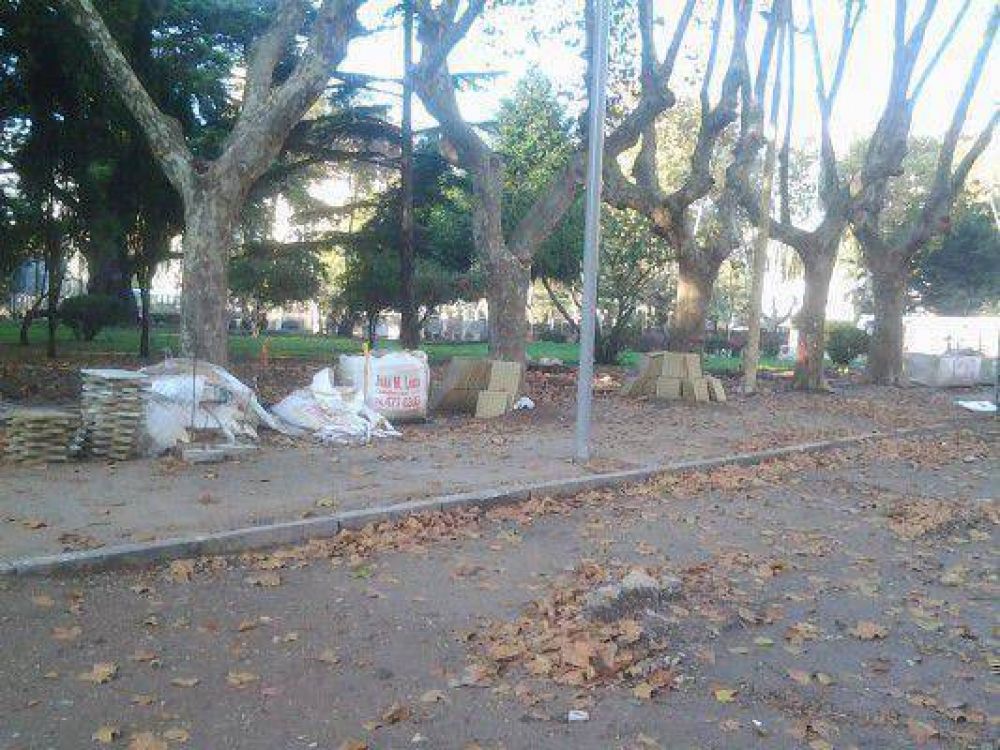 �Por qu� demanda tanto tiempo remodelar la Plaza San Mart�n?