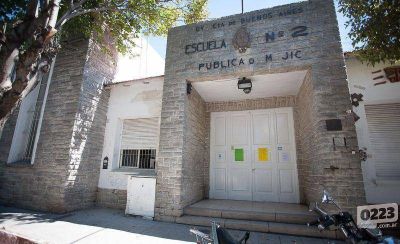 Por falta de limpieza, a�n no se levanta la clausura de la secundaria 46