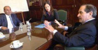 Buscan implementar el programa Hogar en Tucum�n