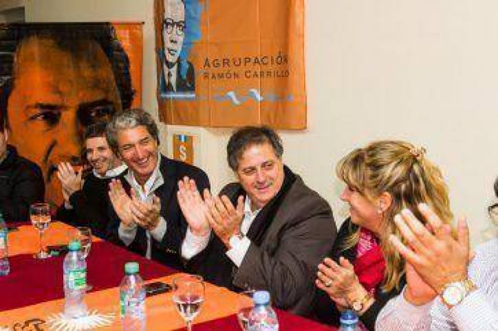 Collia llev� su apoyo a DOS al fin del mundo
