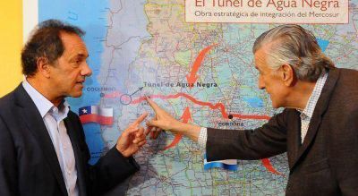 En campa�a, Scioli se reuni� con Gioja en San Juan y hoy recorrer� Corrientes y Chaco
