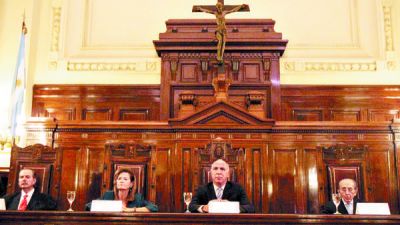La salud de Fayt: advertencia opositora por una jugada K