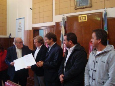 El HCD entreg� una distinci�n al docente, abogado e investigador Horacio Garaguso